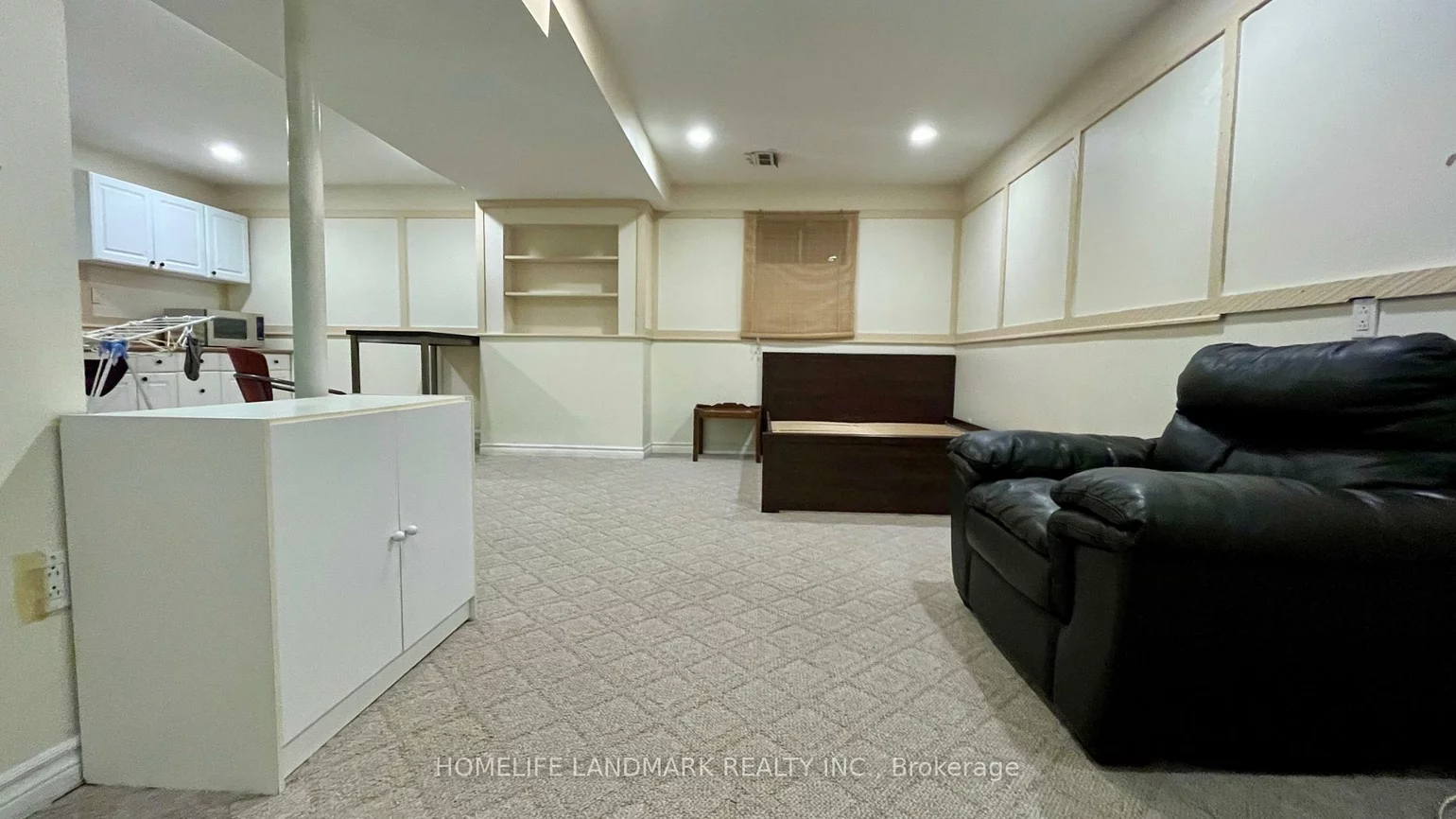 29, West Borough, Aileen-Willowbrook, Markham