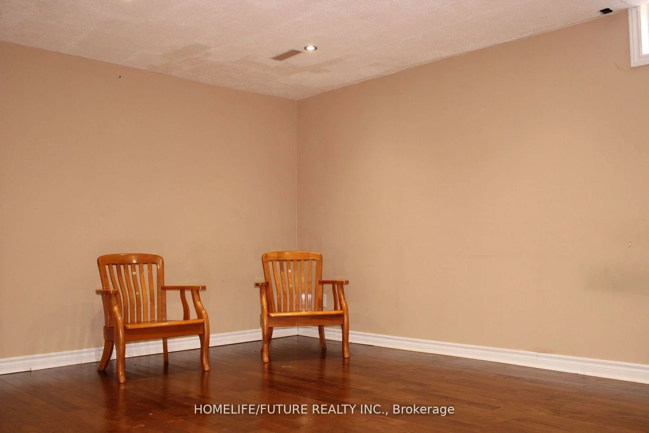 33, Tara, Cedarwood, Markham