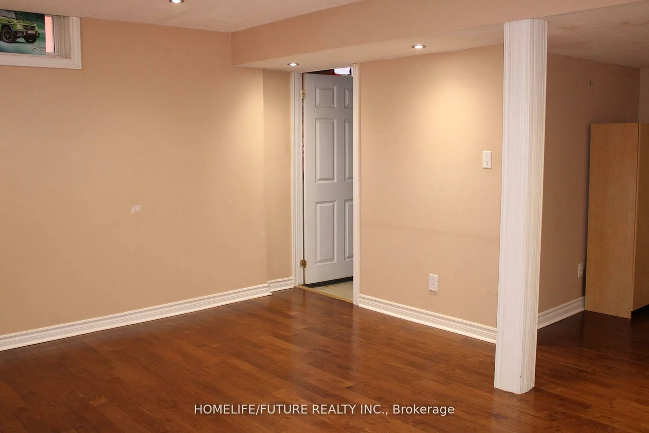 33, Tara, Cedarwood, Markham