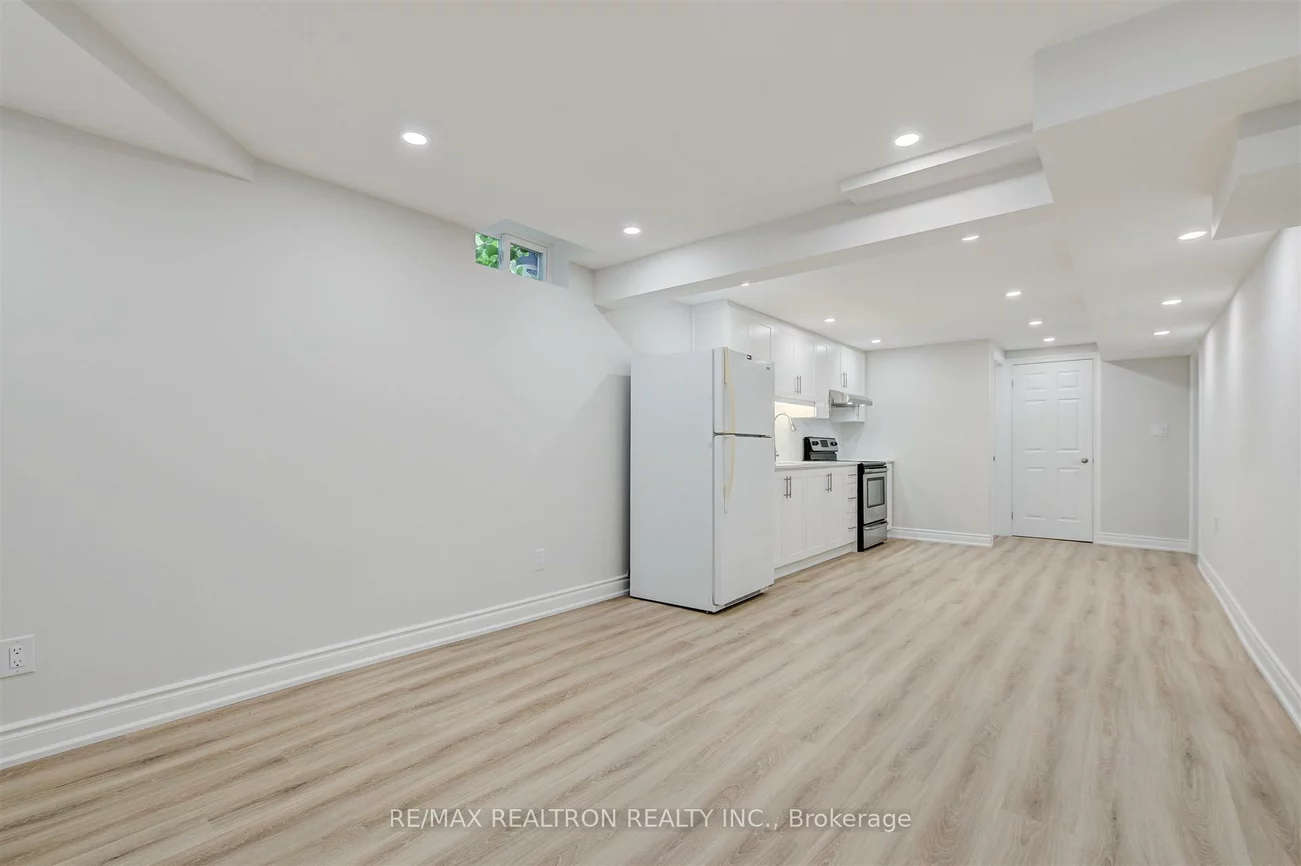 12, Randall, Milliken Mills East, Markham