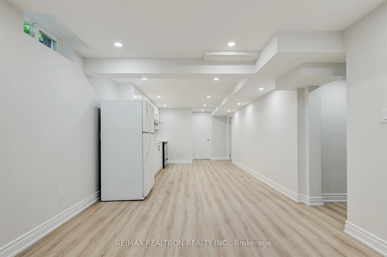 12, Randall, Milliken Mills East, Markham