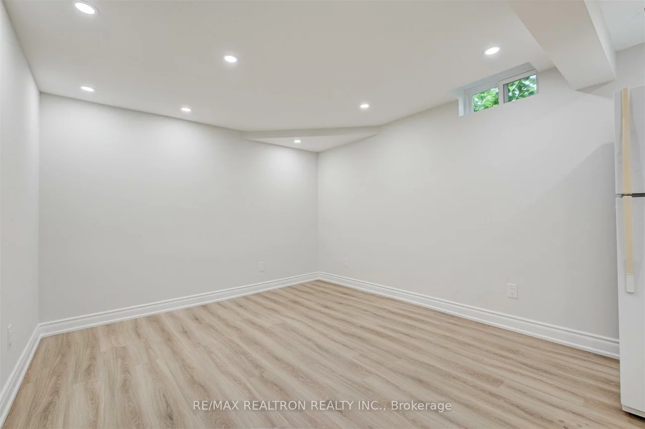 12, Randall, Milliken Mills East, Markham