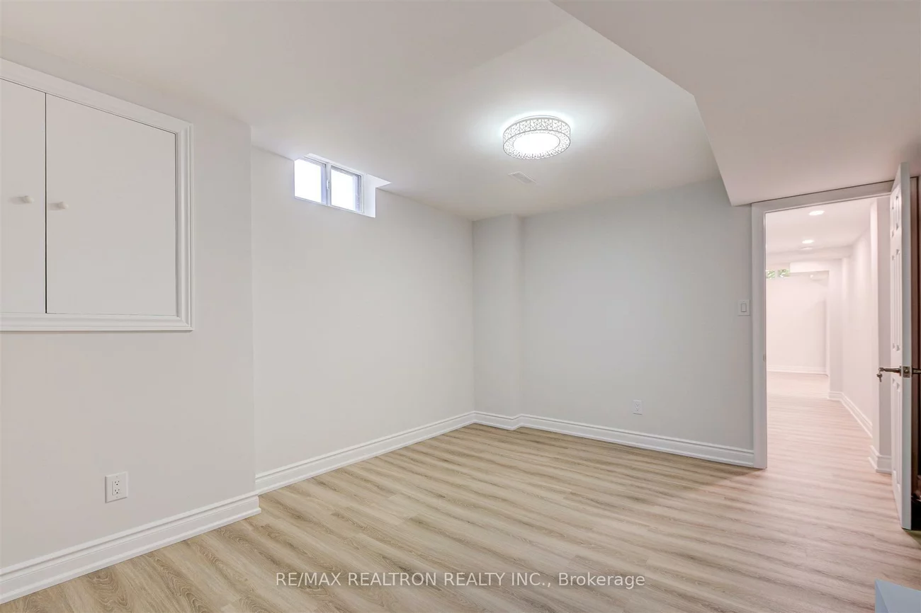 12, Randall, Milliken Mills East, Markham