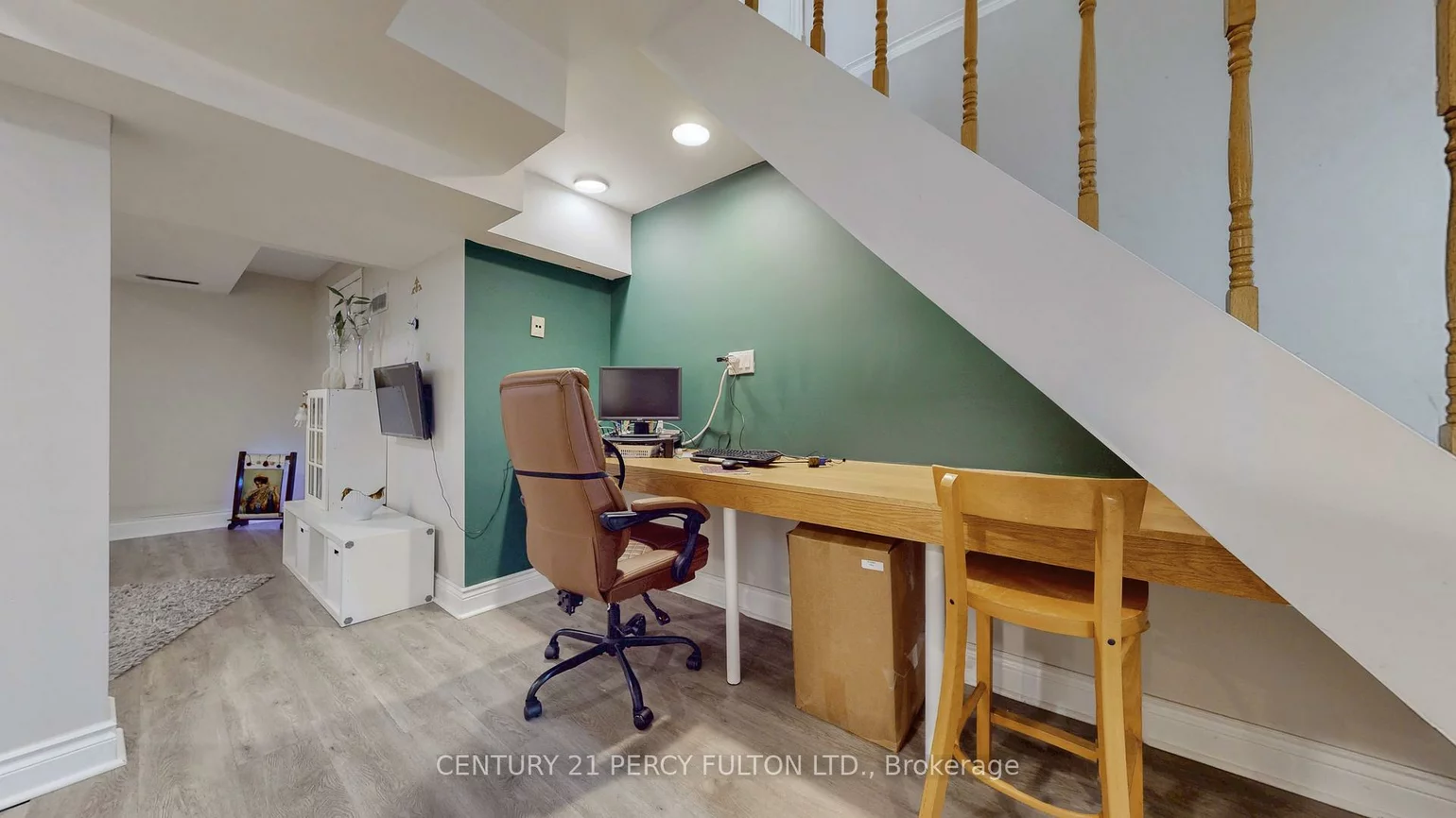 158, Holm, Aileen-Willowbrook, Markham