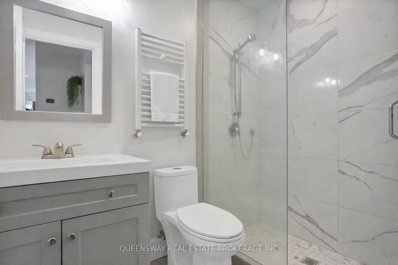 352, Main, Old Markham Village, Markham