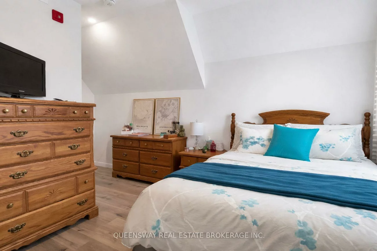 352, Main, Old Markham Village, Markham