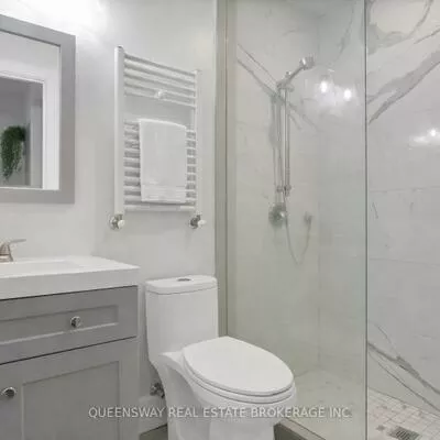 352, Main, Old Markham Village, Markham