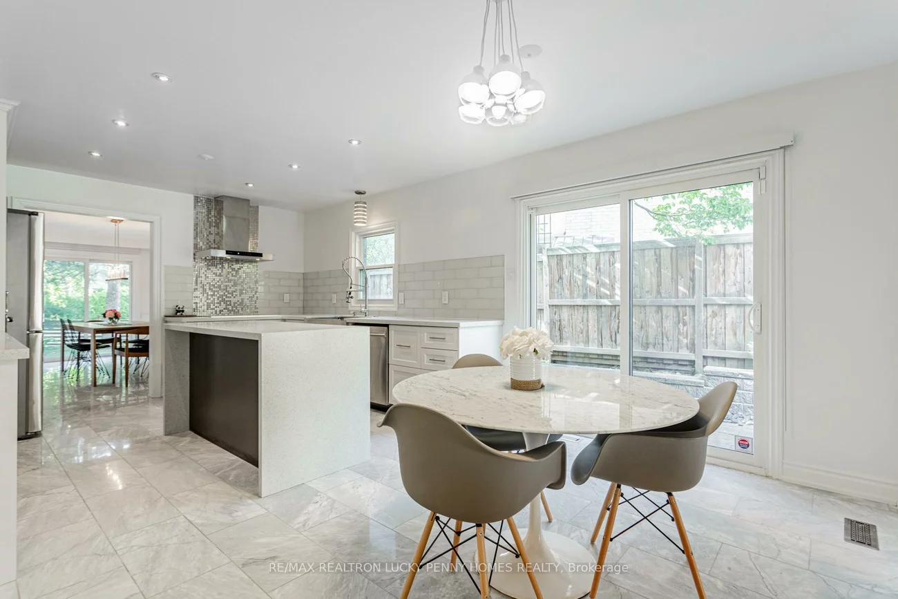 6, Village Squire, Royal Orchard, Markham