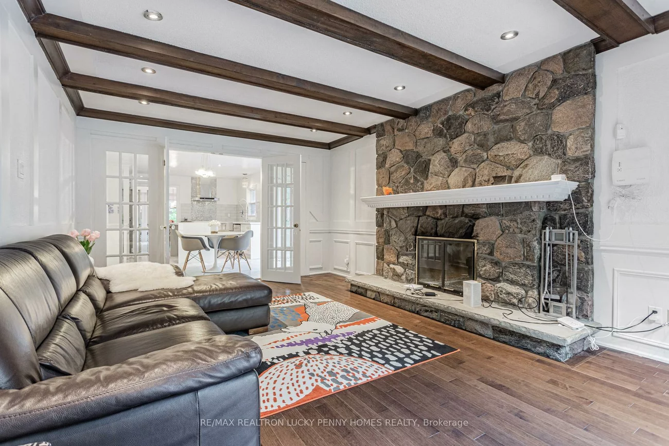 6, Village Squire, Royal Orchard, Markham