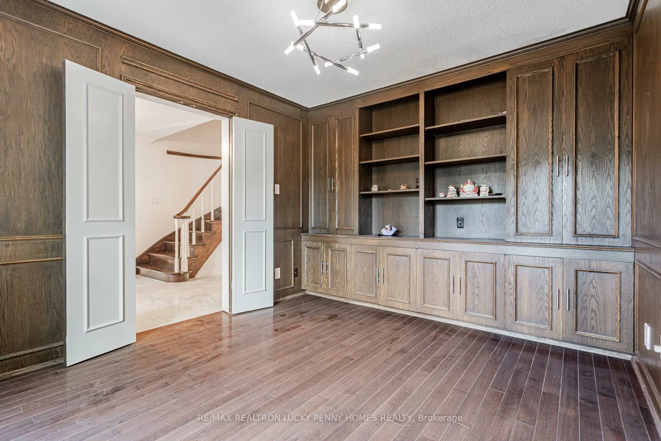 6, Village Squire, Royal Orchard, Markham