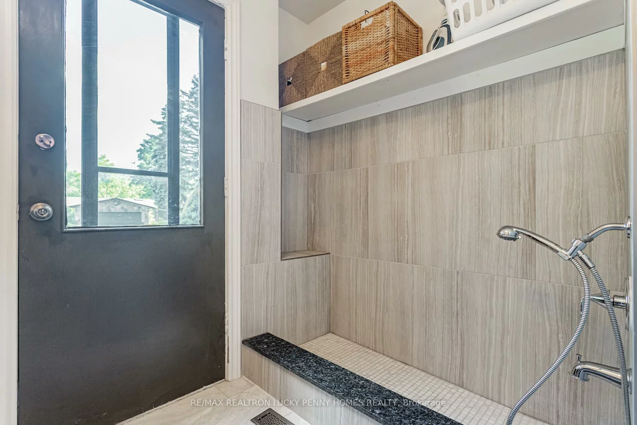 6, Village Squire, Royal Orchard, Markham