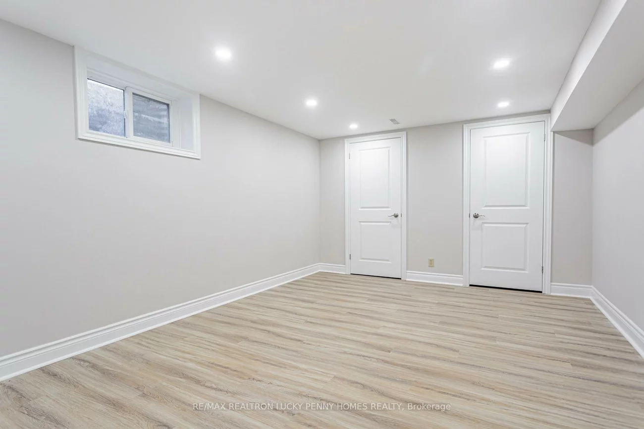 6, Village Squire, Royal Orchard, Markham