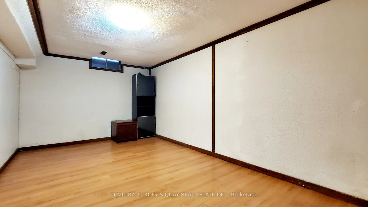 6, Cottsmore, Milliken Mills West, Markham