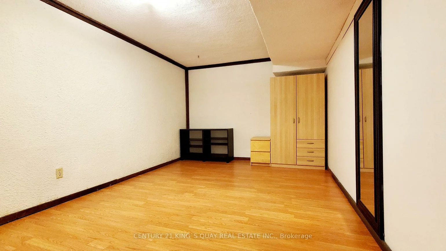 6, Cottsmore, Milliken Mills West, Markham