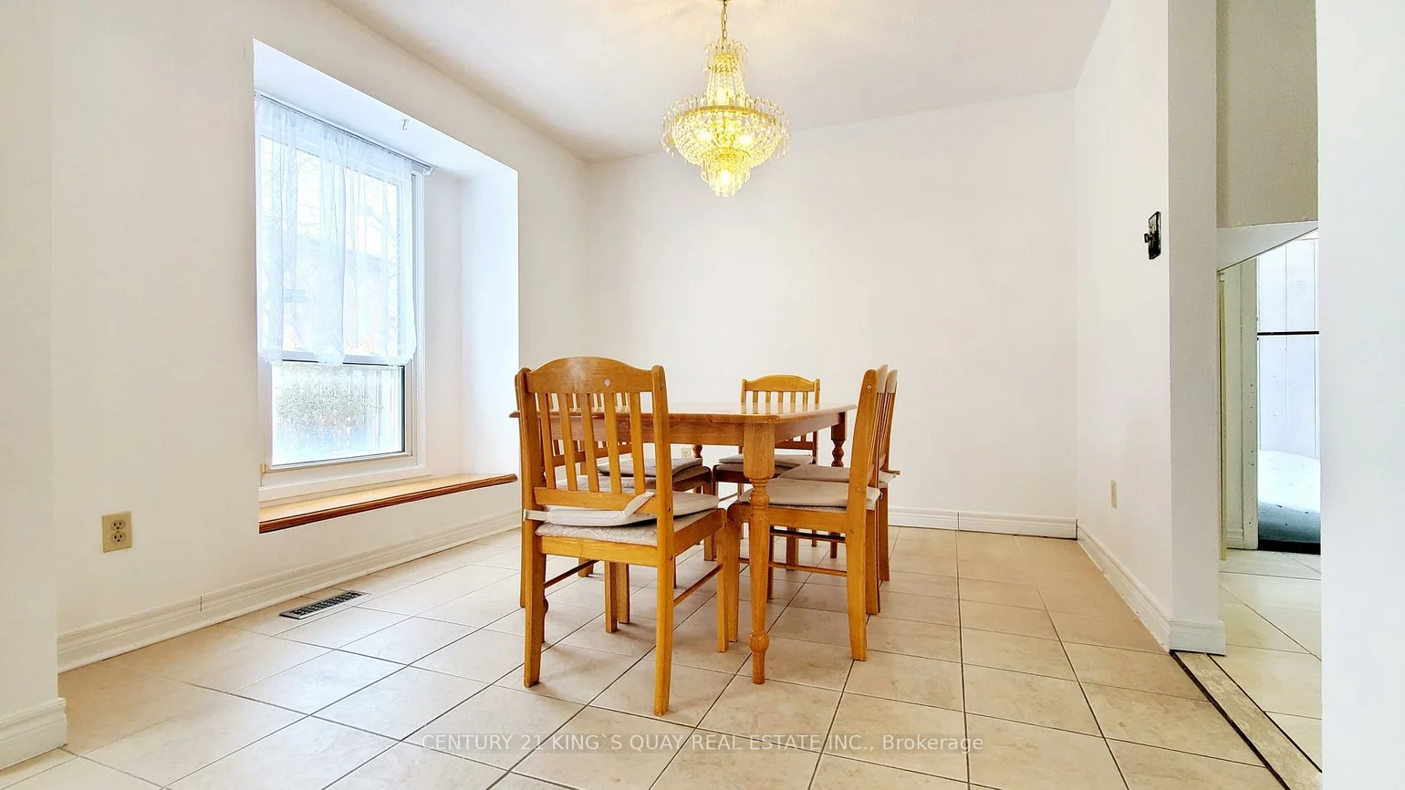 6, Cottsmore, Milliken Mills West, Markham