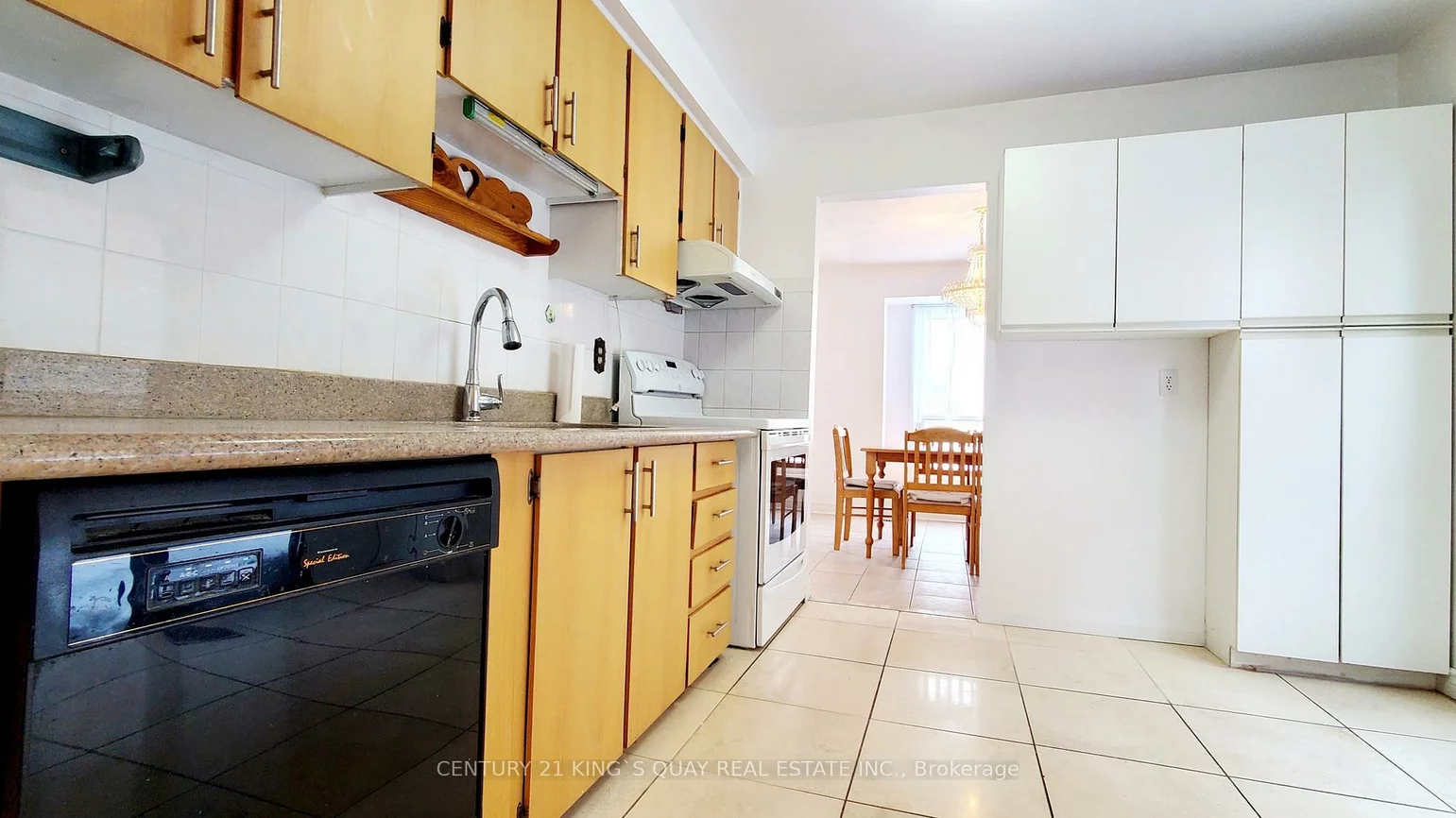 6, Cottsmore, Milliken Mills West, Markham