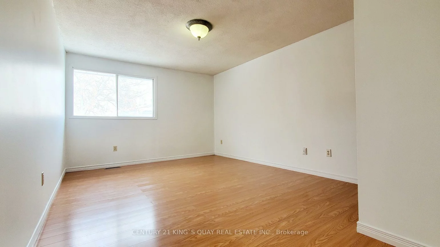 6, Cottsmore, Milliken Mills West, Markham