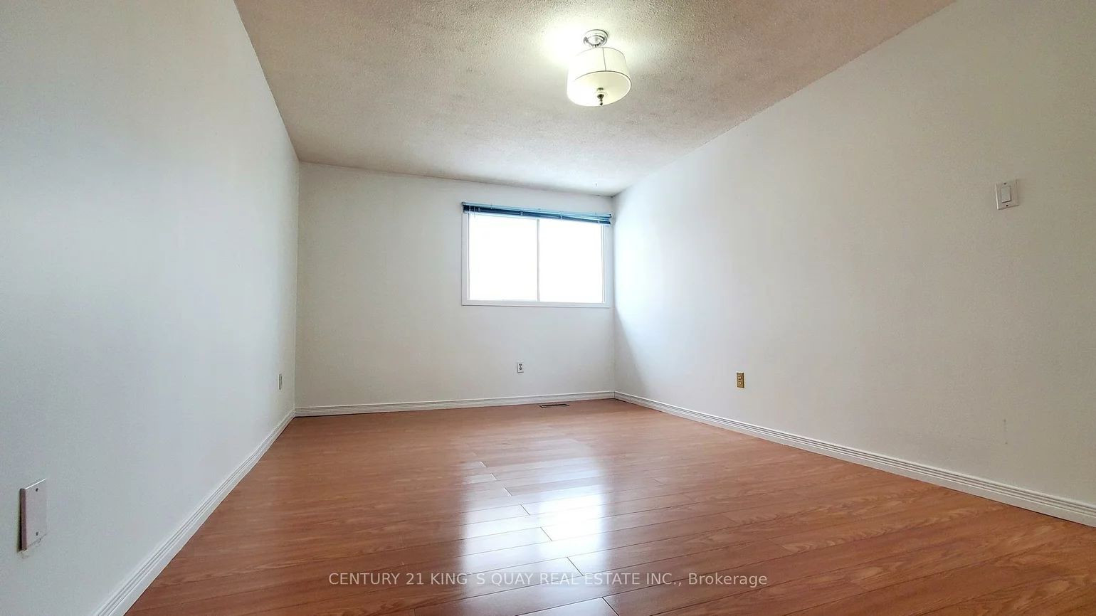 6, Cottsmore, Milliken Mills West, Markham