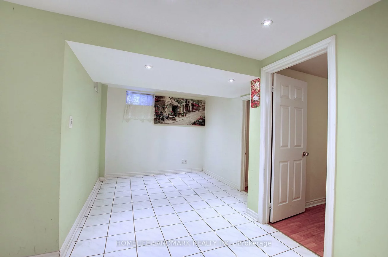 10, Whistler, Milliken Mills West, Markham