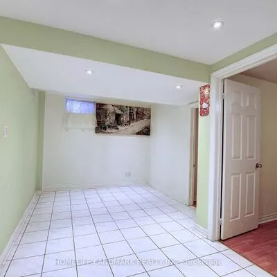 10, Whistler, Milliken Mills West, Markham