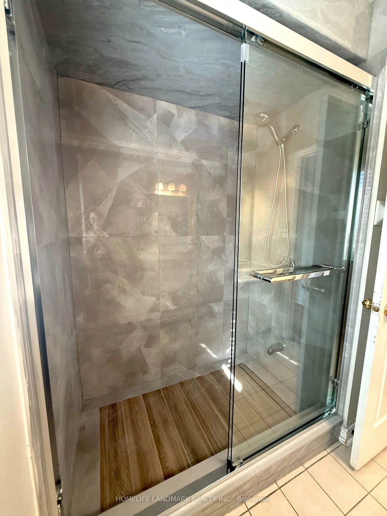 10, Whistler, Milliken Mills West, Markham