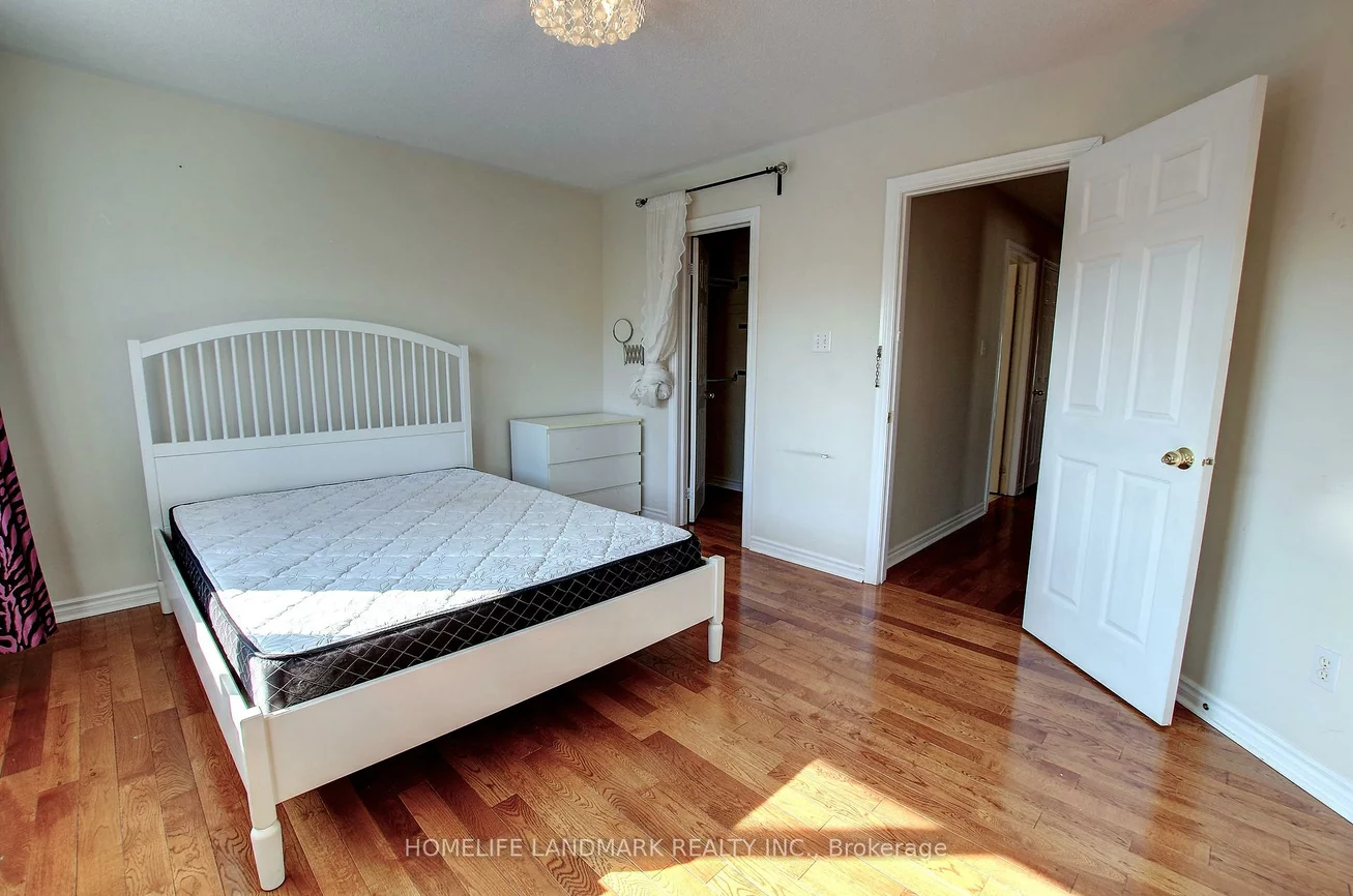 10, Whistler, Milliken Mills West, Markham