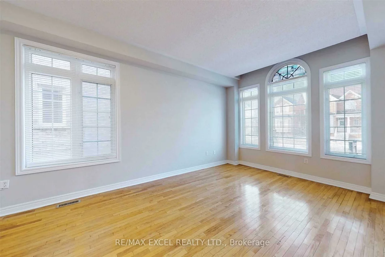 525, Country Glen, Cornell, Markham