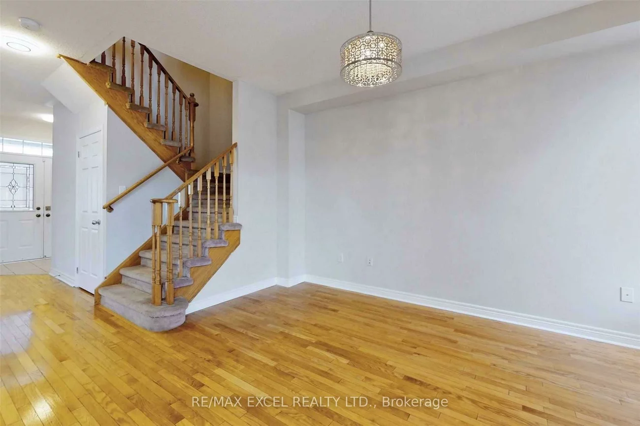 525, Country Glen, Cornell, Markham