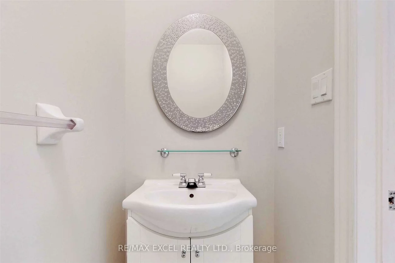 525, Country Glen, Cornell, Markham