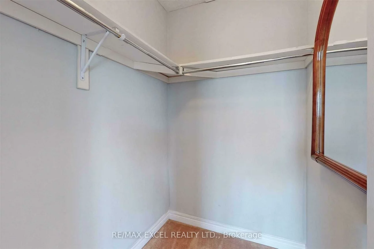 525, Country Glen, Cornell, Markham