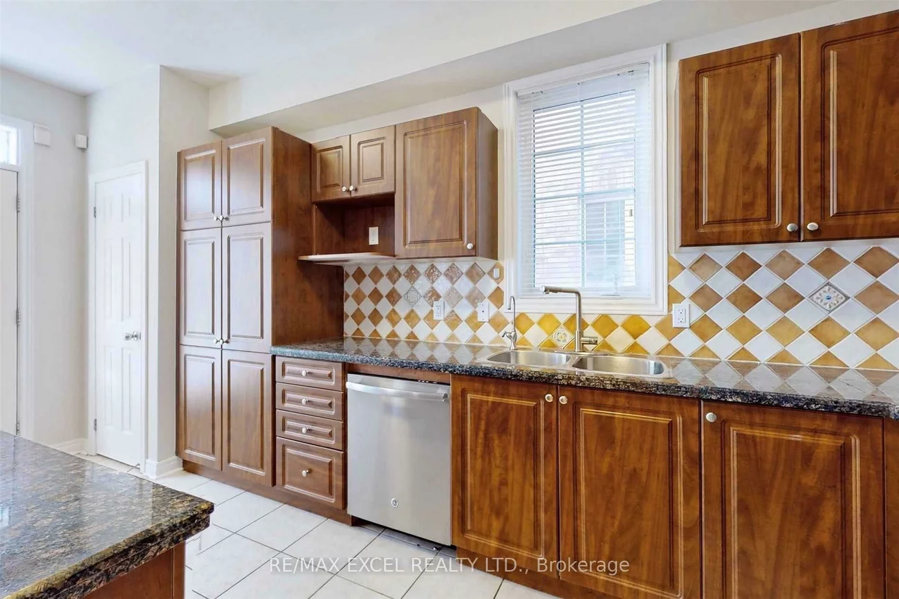 525, Country Glen, Cornell, Markham