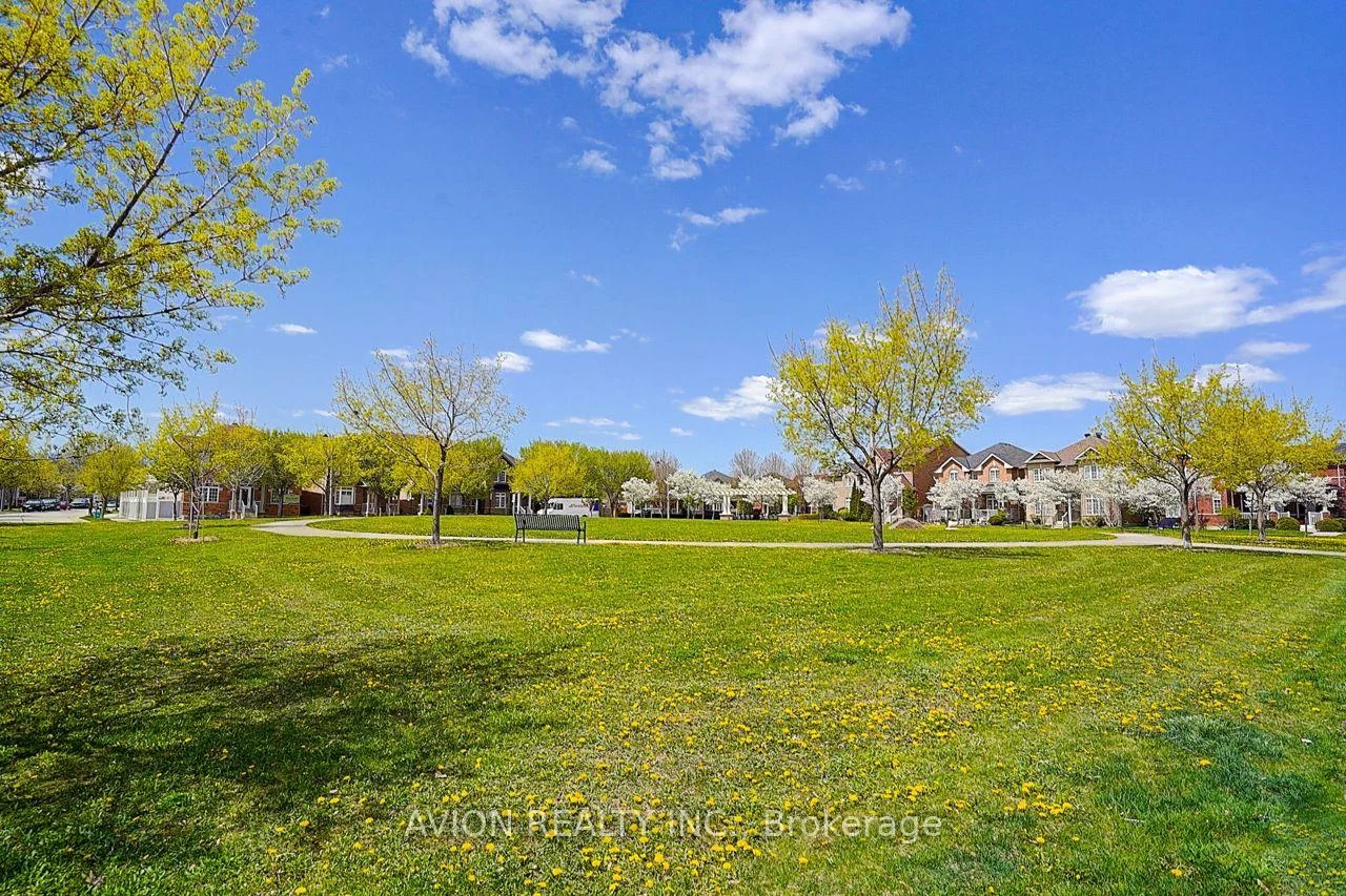 542, Whites Hill, Cornell, Markham