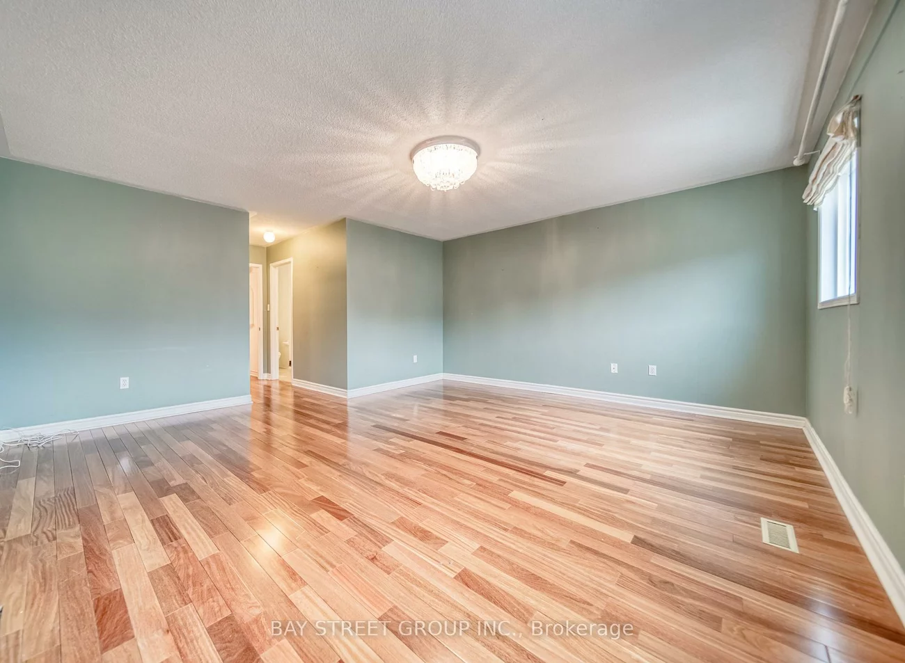 27, Orchid, Commerce Valley, Markham