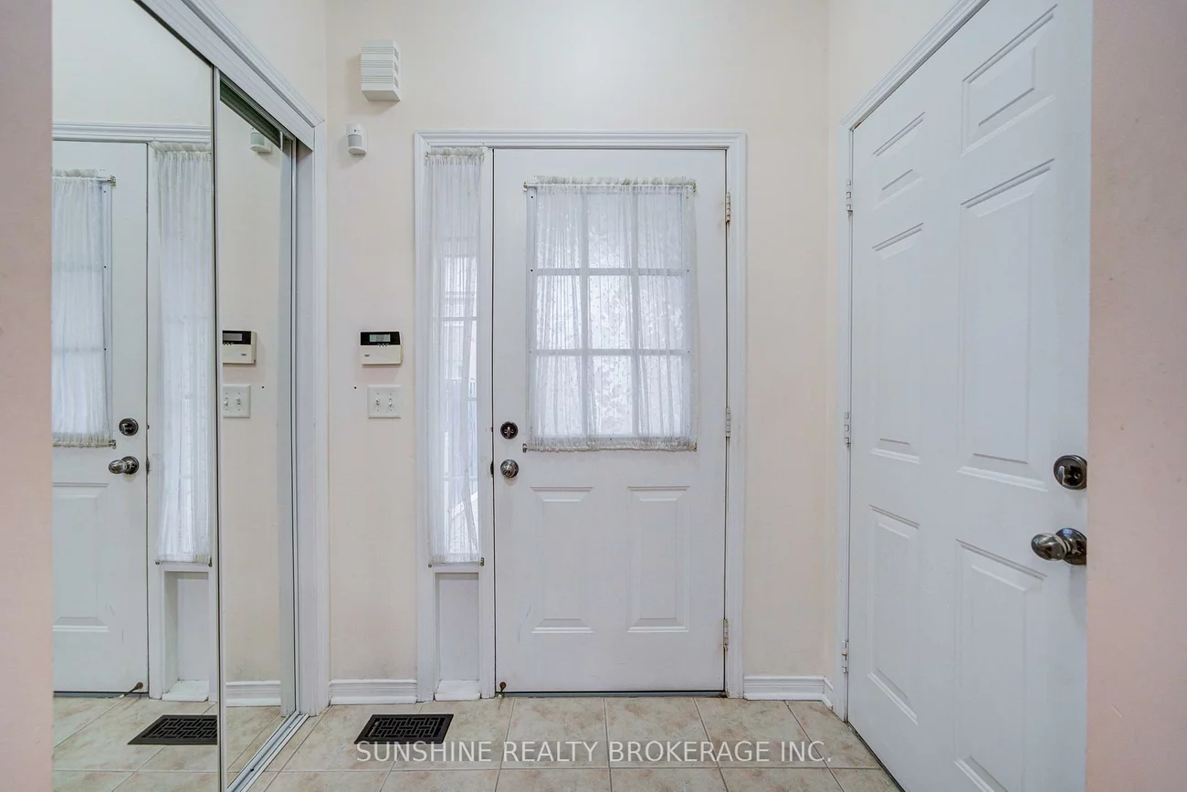 357, Bur Oak, Berczy, Markham