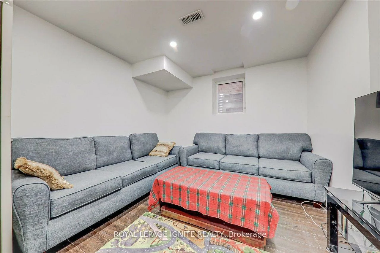 114, Lawrence Pilkington, Cornell, Markham