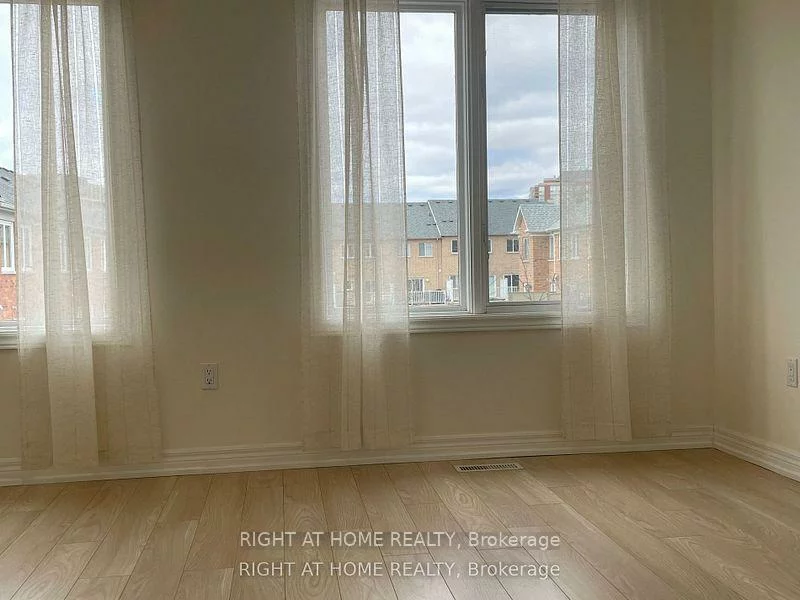 26, Pond, Commerce Valley, Markham