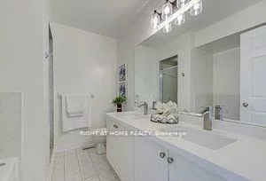 26, Pond, Commerce Valley, Markham