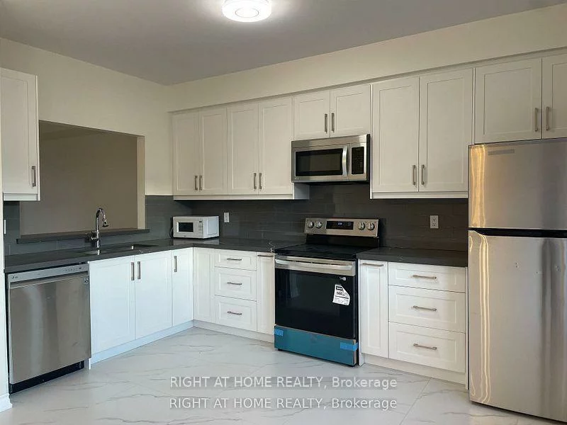 26, Pond, Commerce Valley, Markham