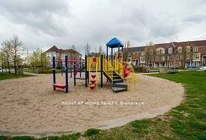 26, Pond, Commerce Valley, Markham