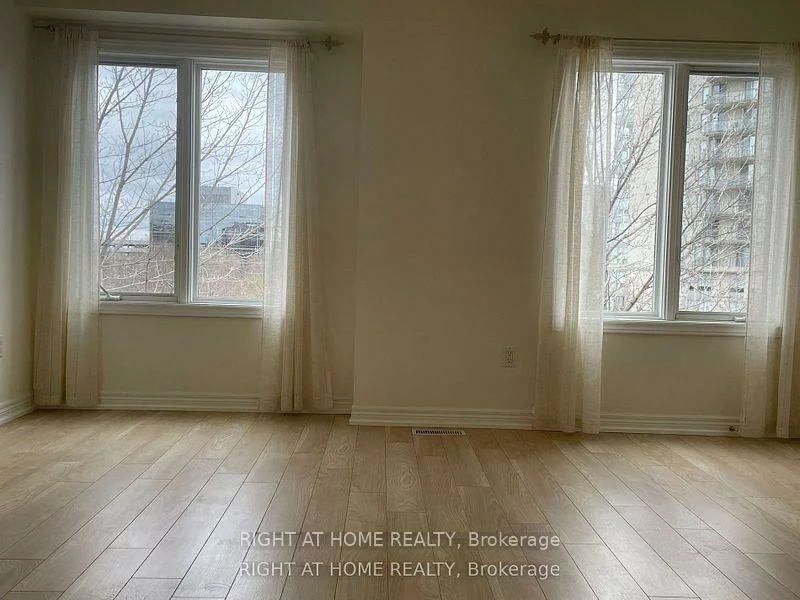 26, Pond, Commerce Valley, Markham