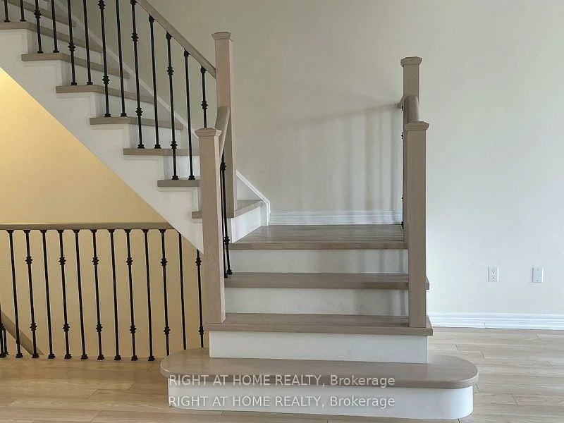 26, Pond, Commerce Valley, Markham