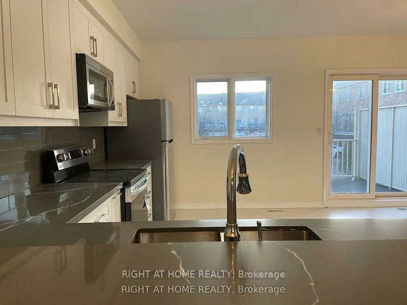 26, Pond, Commerce Valley, Markham