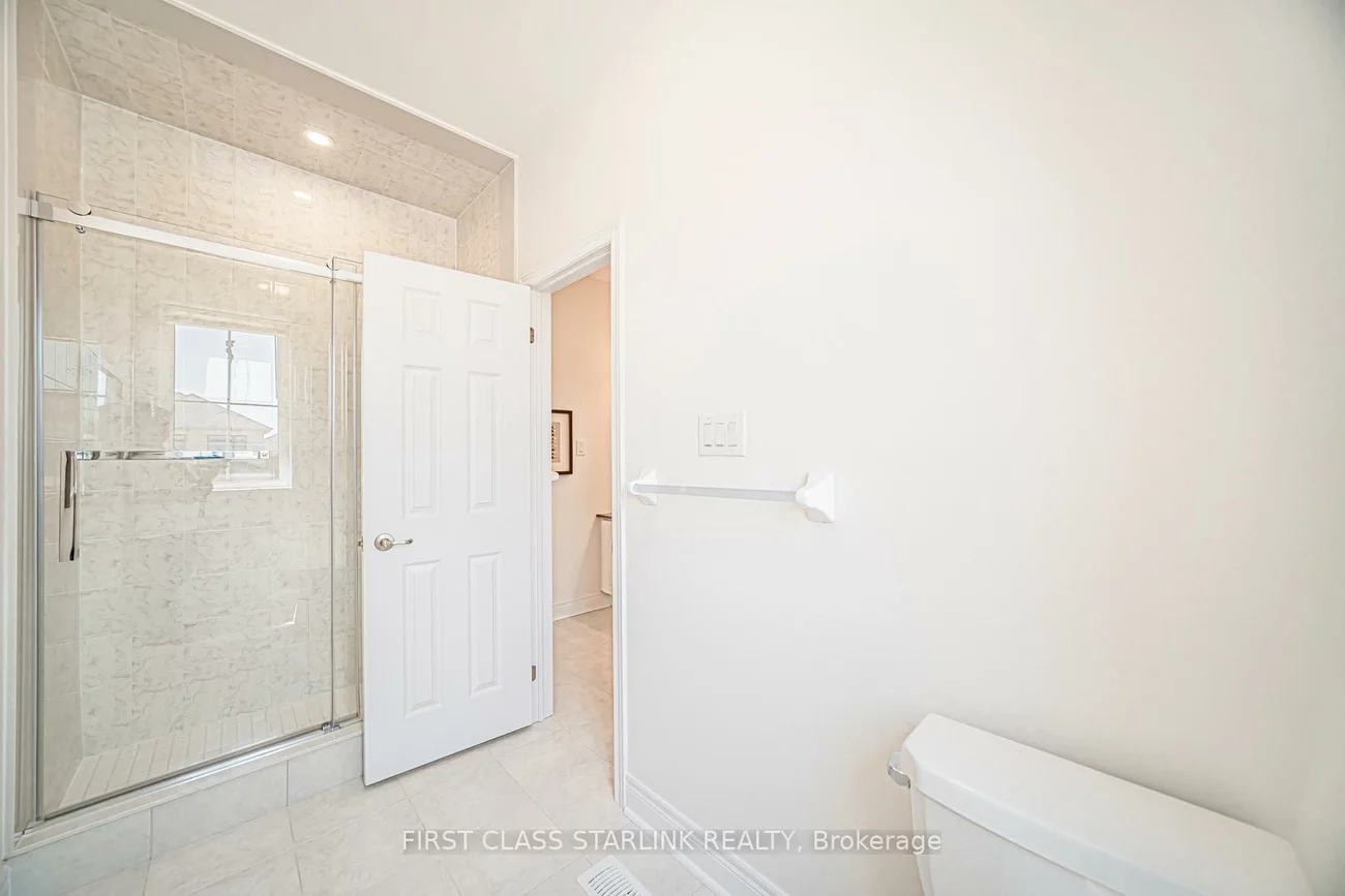 52, Jinnah, Middlefield, Markham