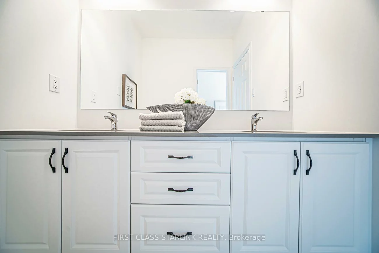 52, Jinnah, Middlefield, Markham