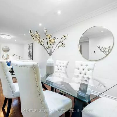 161, Sophia, Middlefield, Markham