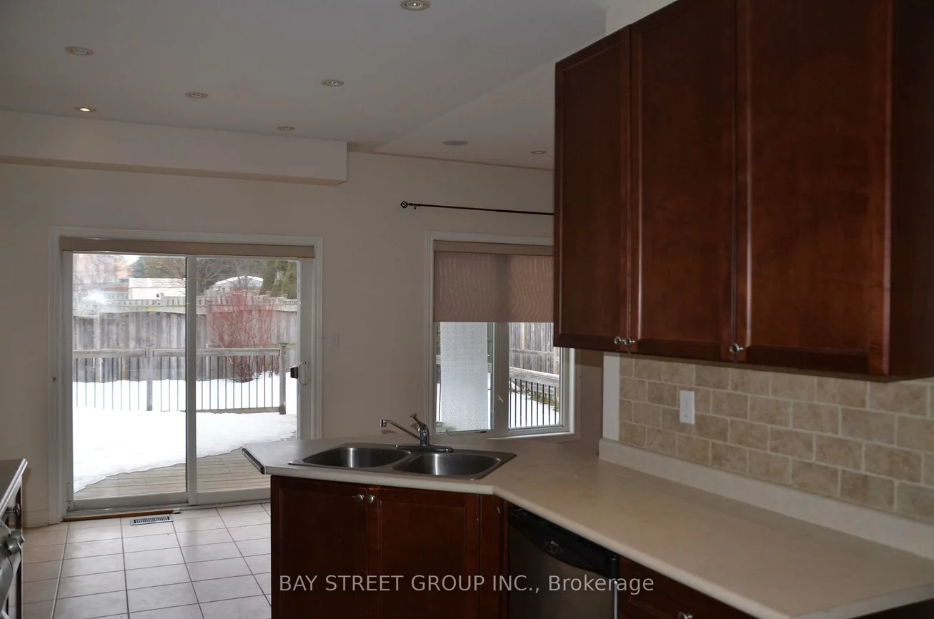 27, Wilcliff, Greensborough, Markham