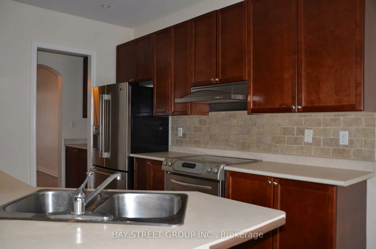 27, Wilcliff, Greensborough, Markham