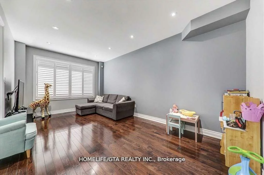 37, Michelina, Cornell, Markham