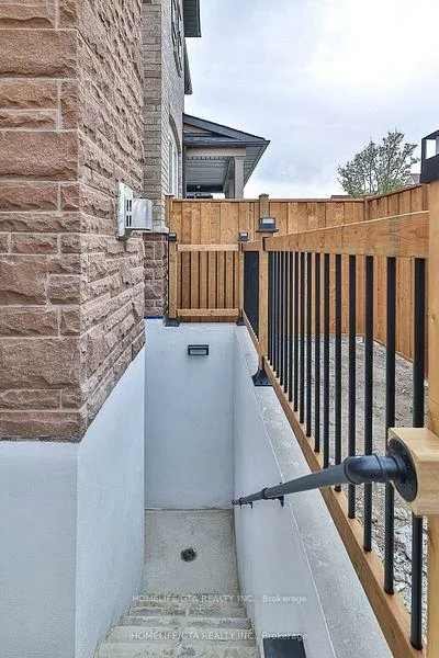 17, Couloir, Cornell, Markham