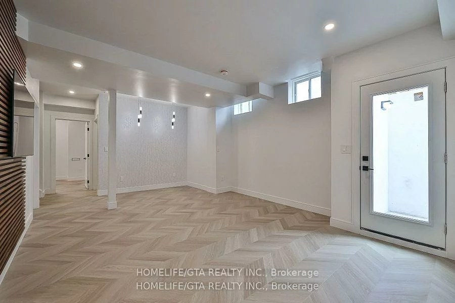 17, Couloir, Cornell, Markham